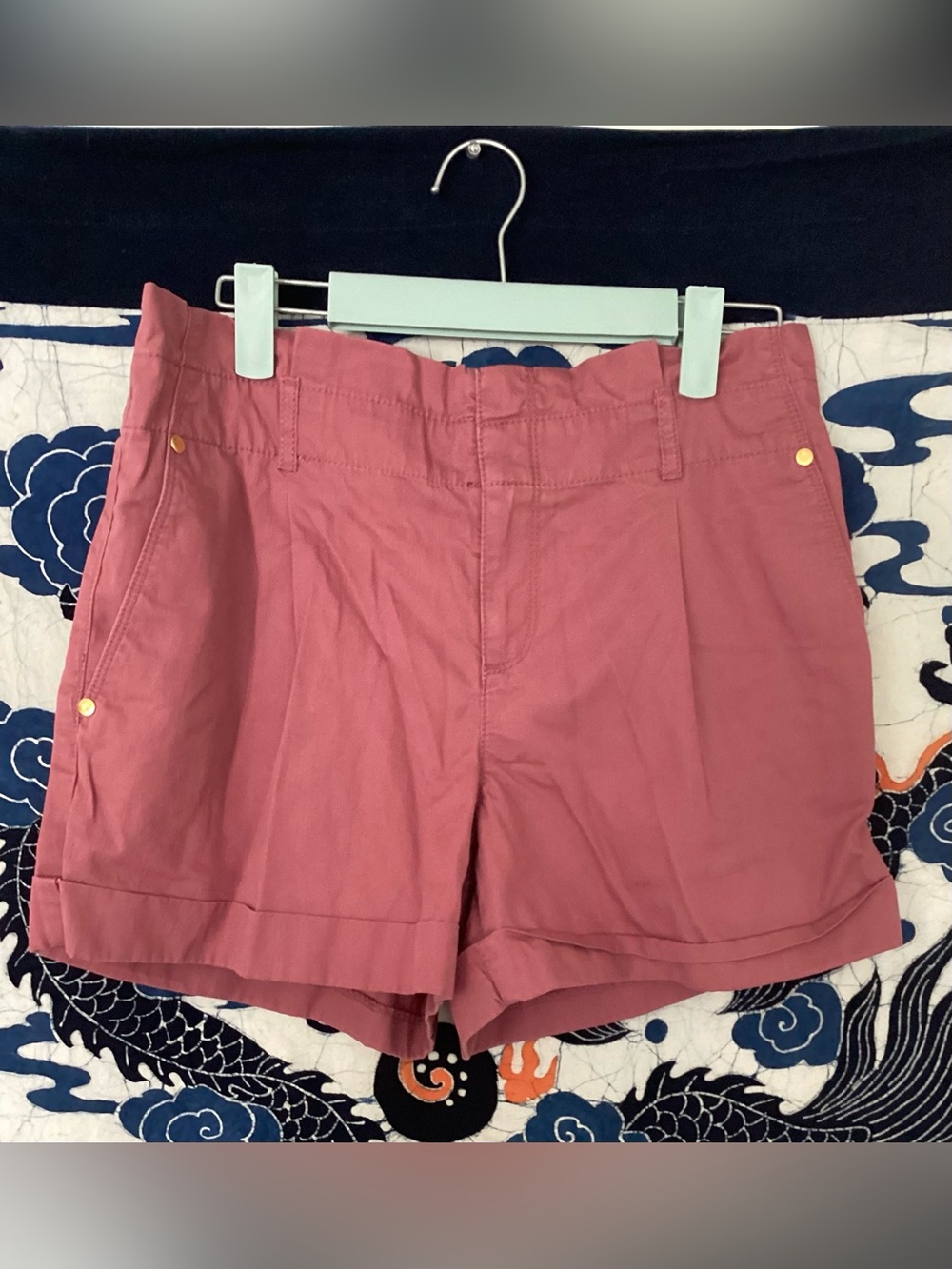 LOFT Women’s Stylish/Versatile Mauve shorts size 4